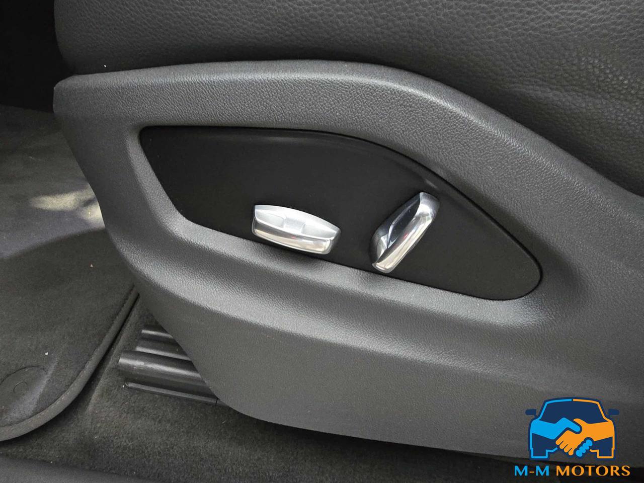 PORSCHE Cayenne 3.0 V6 - 12