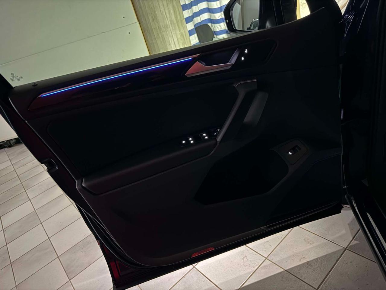 VOLKSWAGEN Tiguan 2.0 TDI 150 CV SCR DSG Elegance VIRTUAL - 19