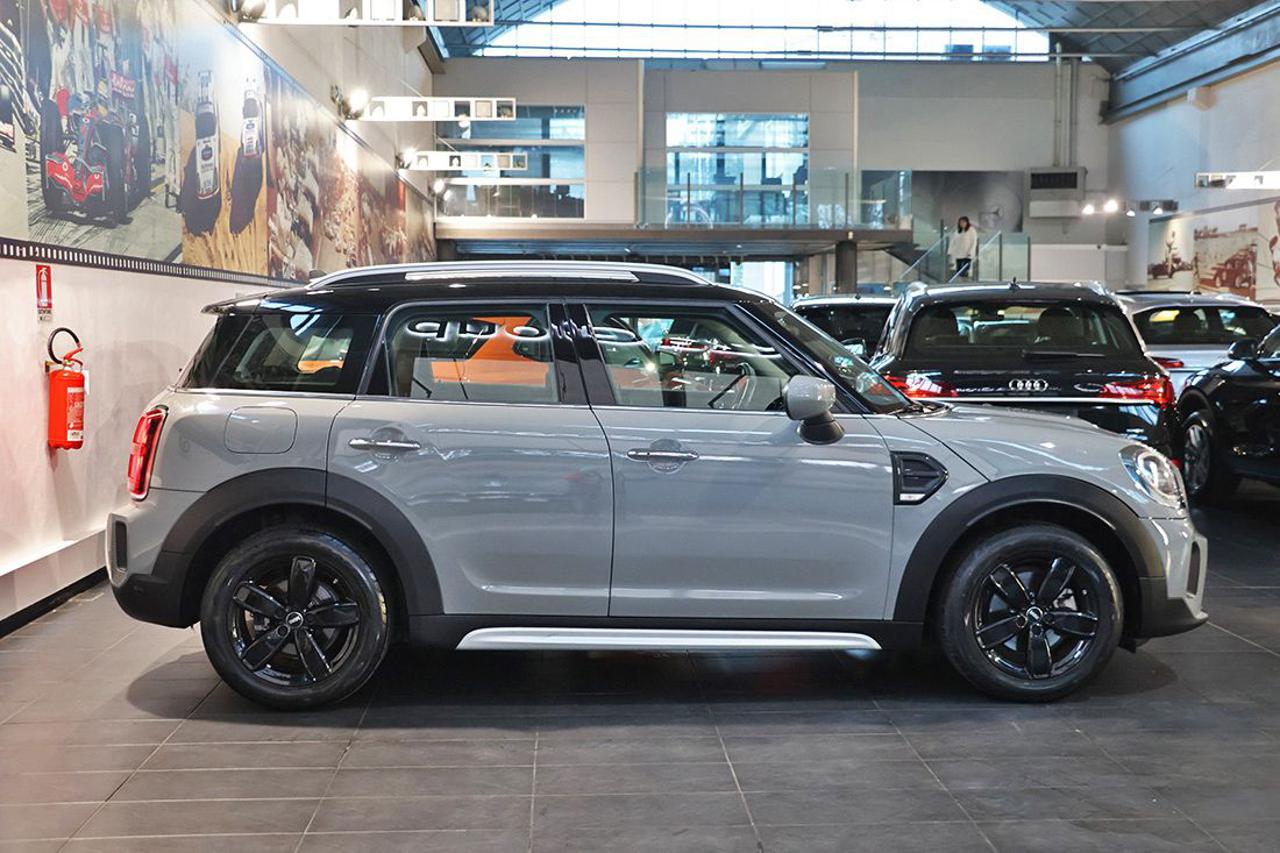 MINI Countryman 1.5 Cooper Essential Auto. - 2