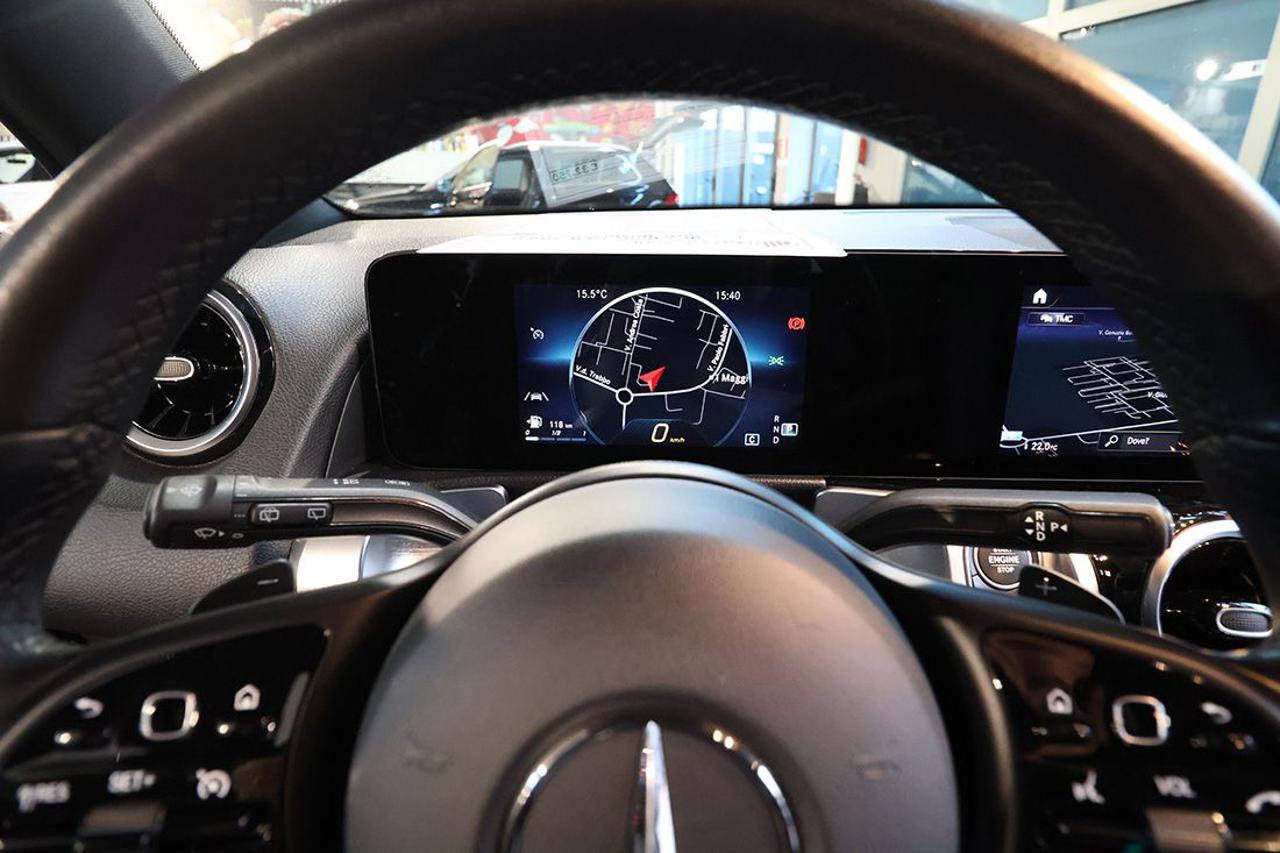 MERCEDES-BENZ GLB 200 d Automatic Business Extra - 32