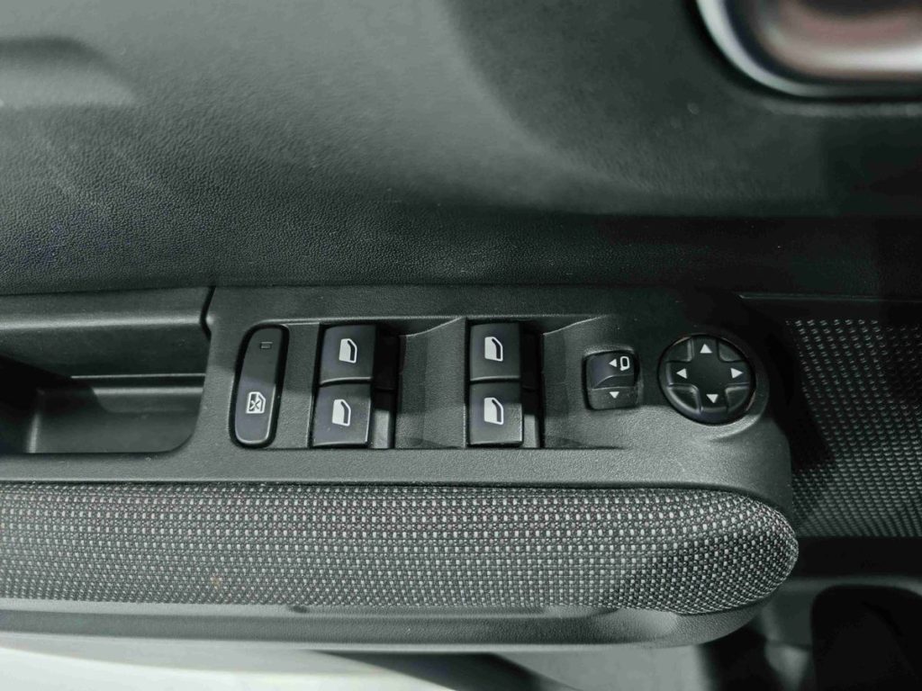 CITROEN C3 Aircross BlueHDi 110 S&S Shine - 20