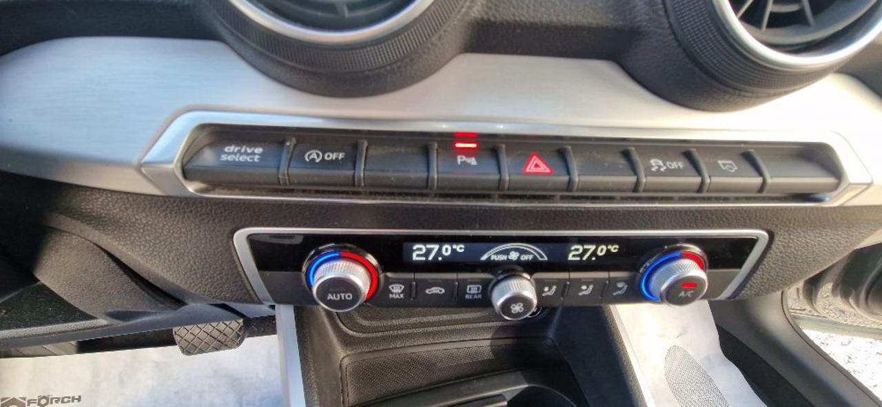 AUDI Q2 1.6 TDI S tronic S line Edition - 19