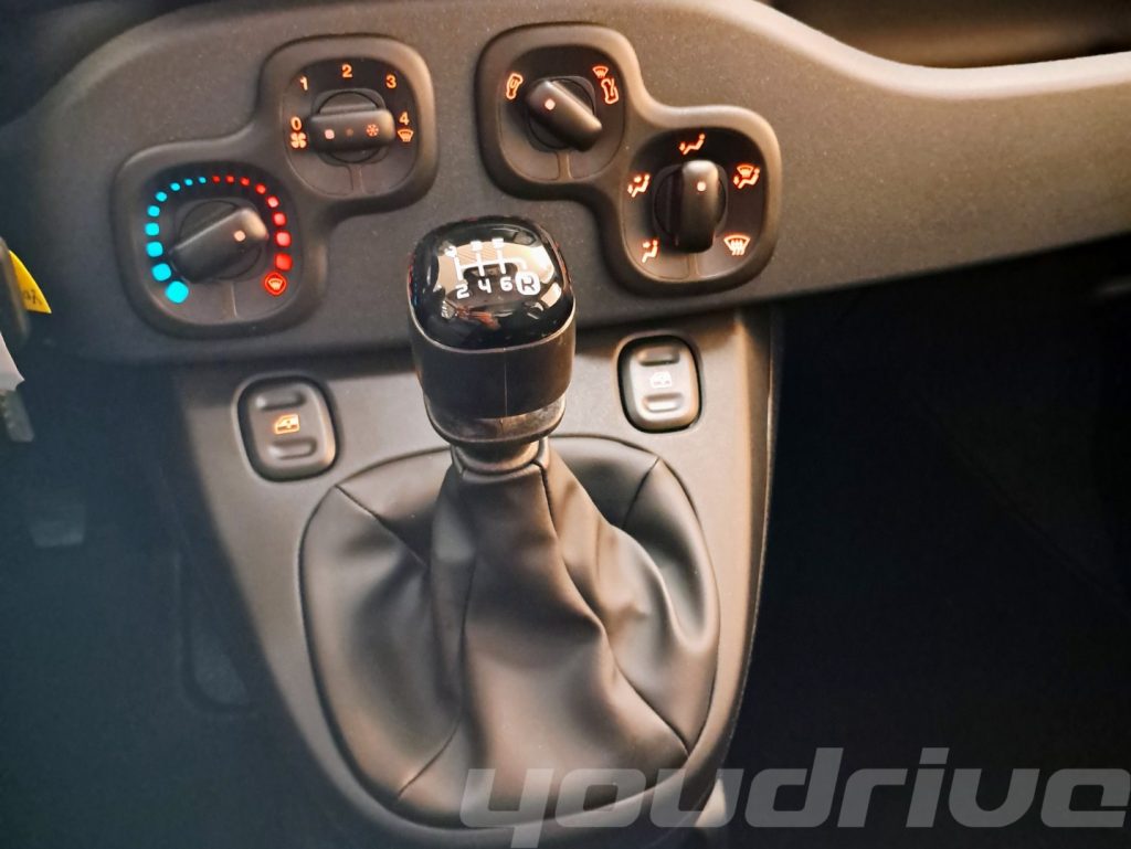 FIAT New Panda / 1.0 FireFly S&S Hybrid+5P+PACK CITY KM0 - 15