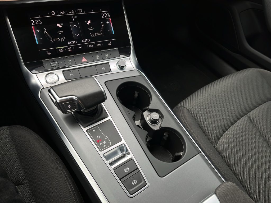 AUDI A6 40 2.0 TDI quattro ultra - 13