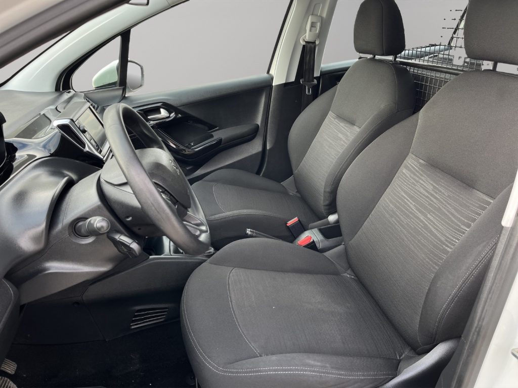 PEUGEOT 208 VAN 1.6HDi 2POSTI - 7