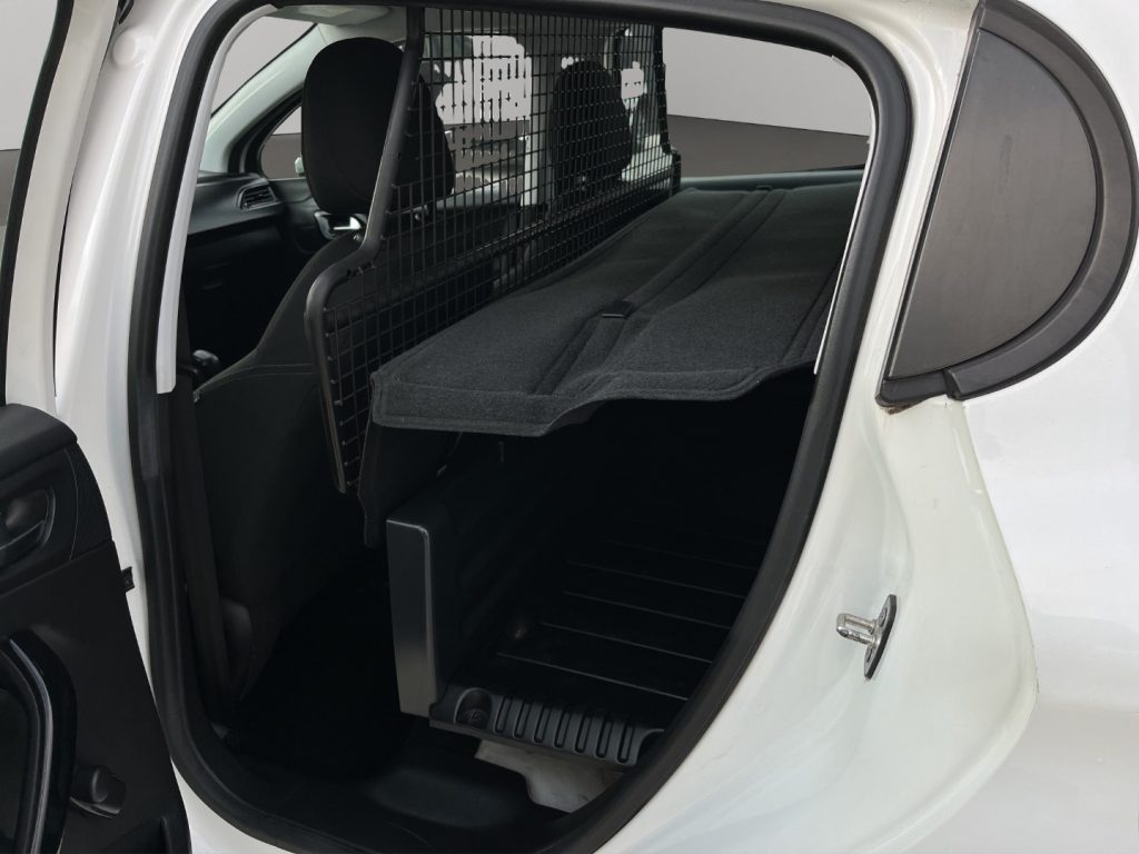 PEUGEOT 208 VAN 1.6HDi 2POSTI - 8