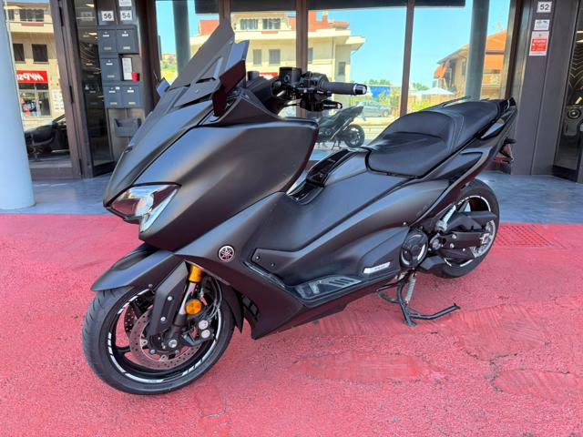 YAMAHA T-Max 560 Nero Opaco pastello
