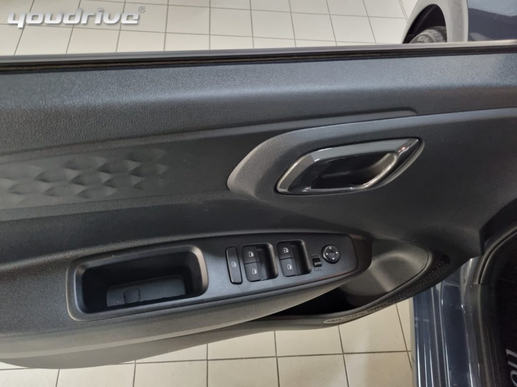 HYUNDAI i10 / 1.0 GPL ORIGINALE CASA Connectline KM0 - 18