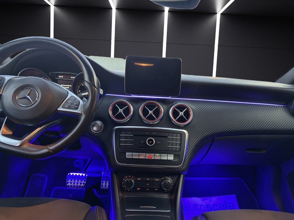 MERCEDES-BENZ A 200 d Automatic Premium - 15