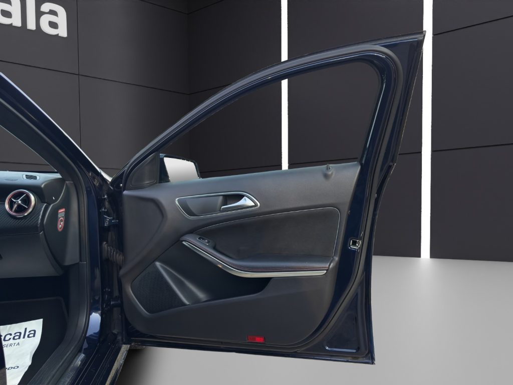 MERCEDES-BENZ A 200 d Automatic Premium - 17