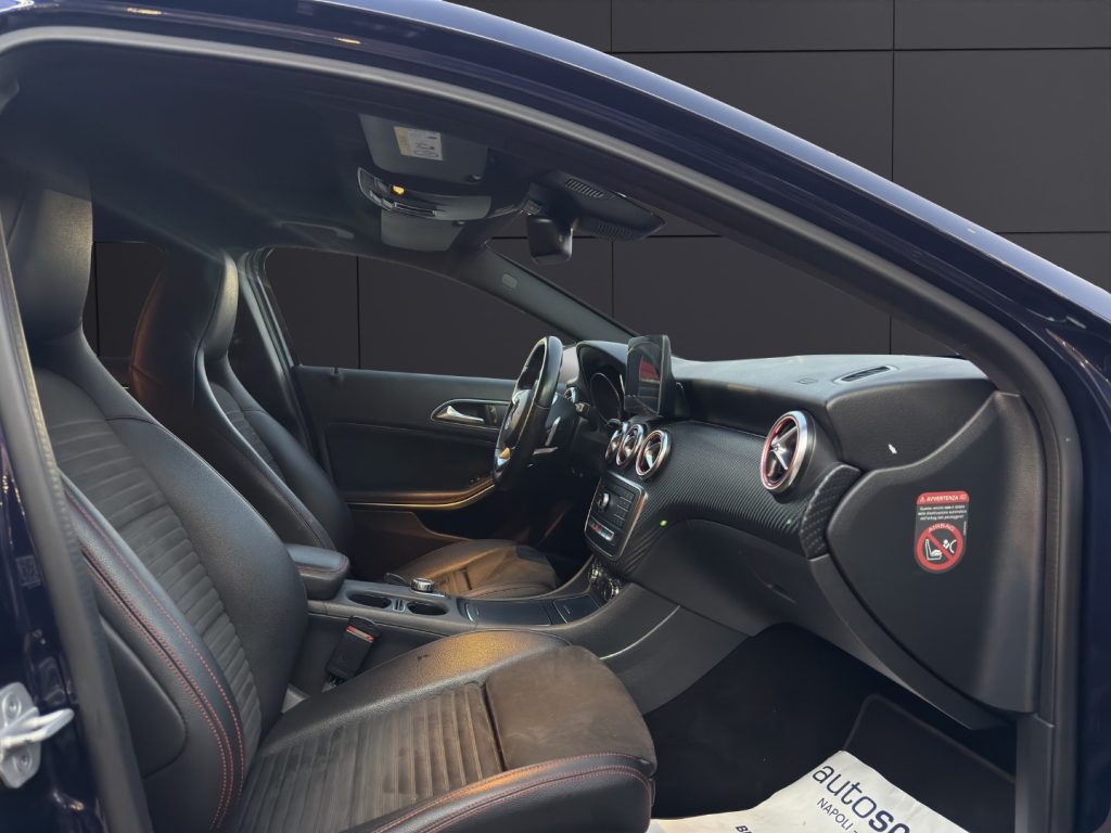 MERCEDES-BENZ A 200 d Automatic Premium - 18