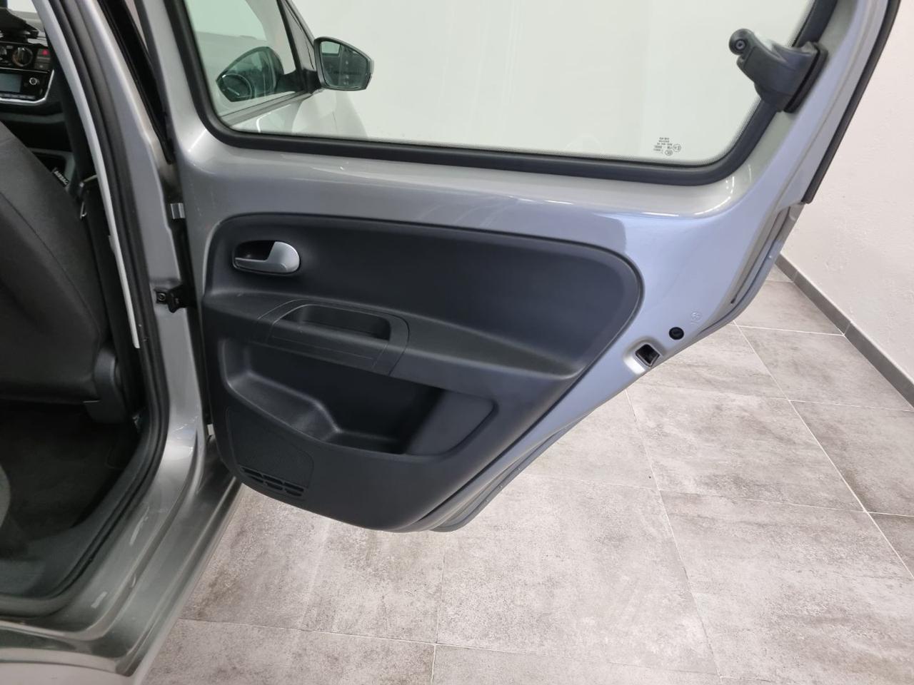 VOLKSWAGEN up! 1.0 5p. move up! BlueMotion Technology - 30