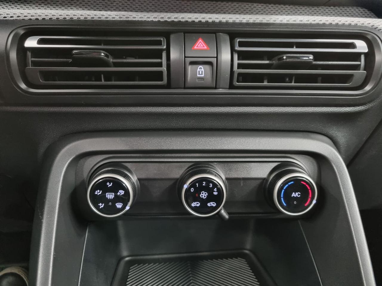 CITROEN C3 Hybrid 110 e-DCS6 Plus - 14