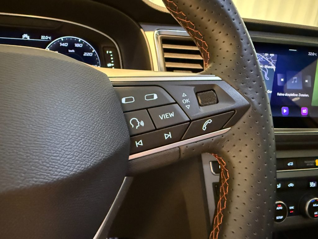 SEAT Ateca 2.0 TDI DSG FR 19 Pano 360° ParkAssist LED - 12