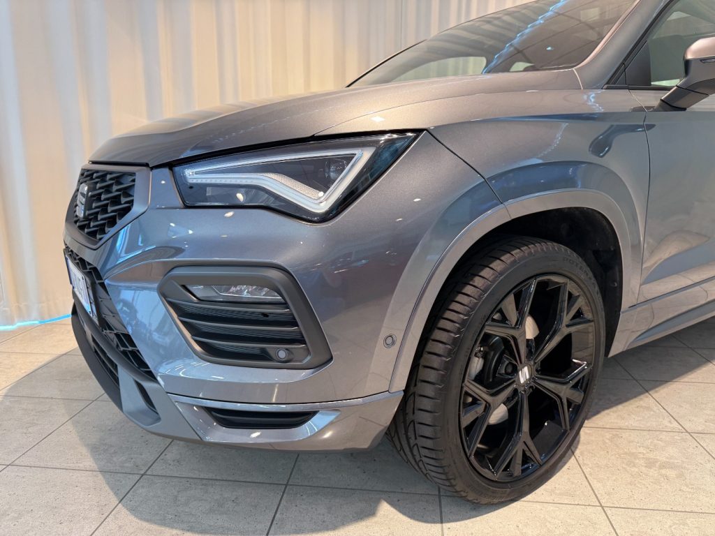 SEAT Ateca 2.0 TDI DSG FR 19 Pano 360° ParkAssist LED - 18