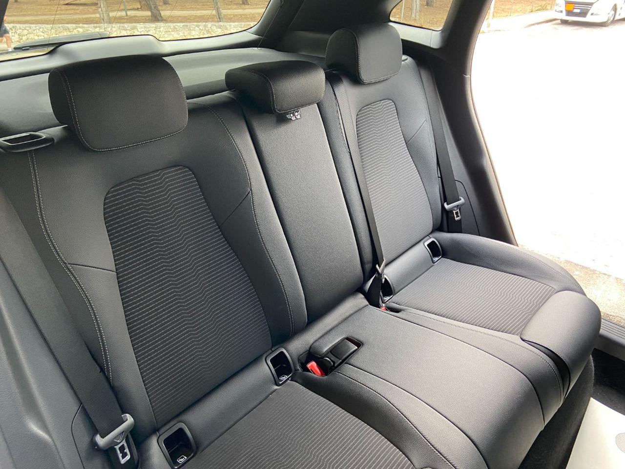 MERCEDES-BENZ GLA 200 d Automatic Sport Plus - 36