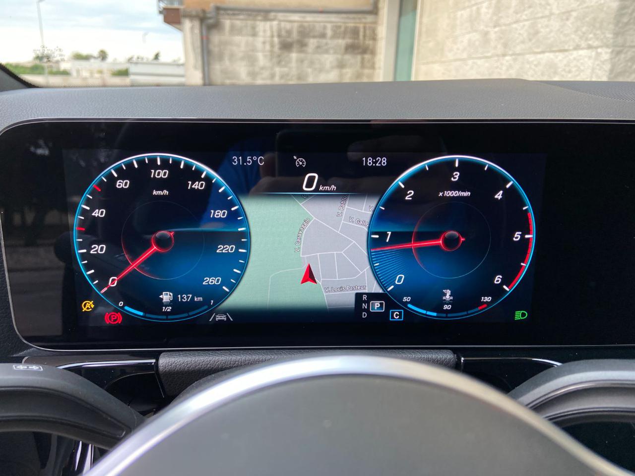 MERCEDES-BENZ GLA 200 d Automatic Sport Plus - 14