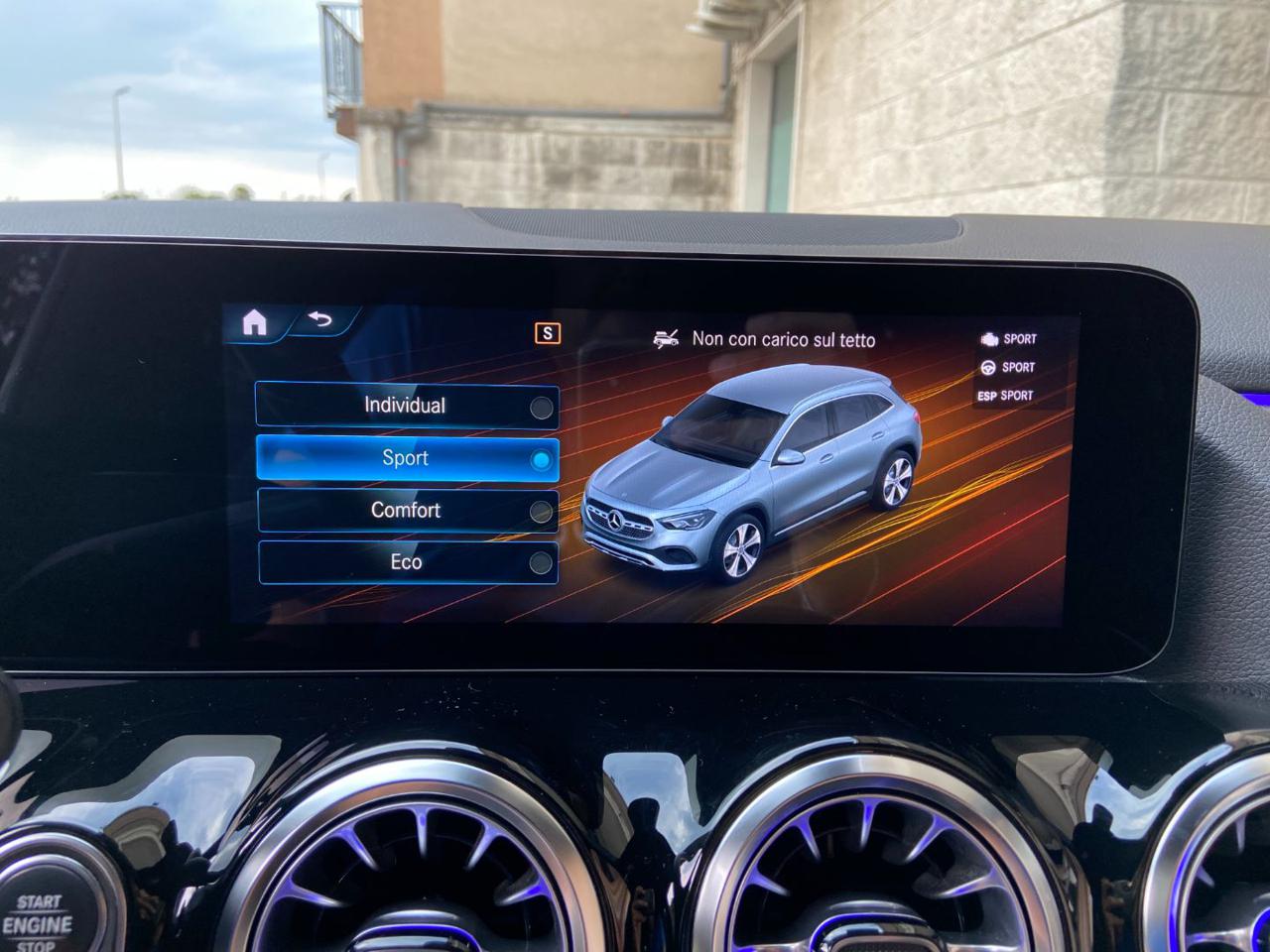 MERCEDES-BENZ GLA 200 d Automatic Sport Plus - 23