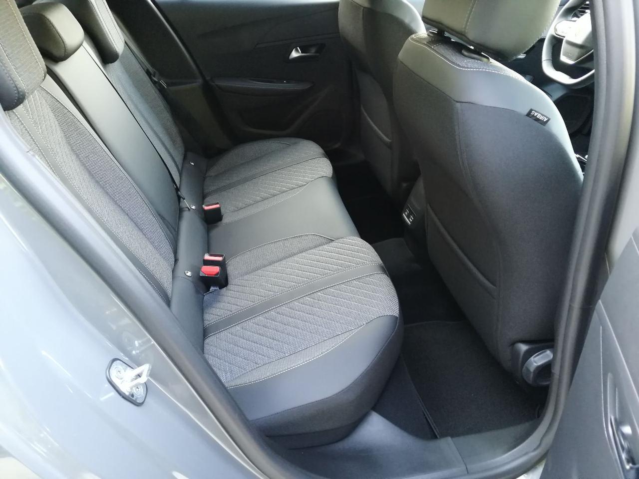 PEUGEOT 208 Hybrid 110 CV e-DCS6 Allure - 11