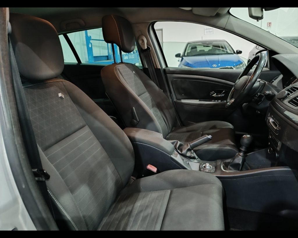 RENAULT Megane Mégane 1.5 dCi 110CV SporTour Wave - 6