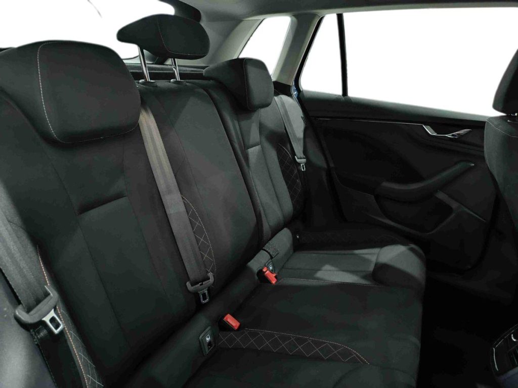 SKODA Kamiq 1.0 TSI Ambition - 11