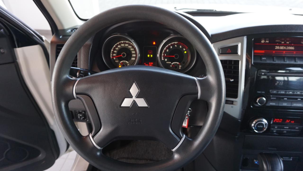 MITSUBISHI Pajero 3.2 DI-D 16V aut. 5p. Instyle DPF - 19