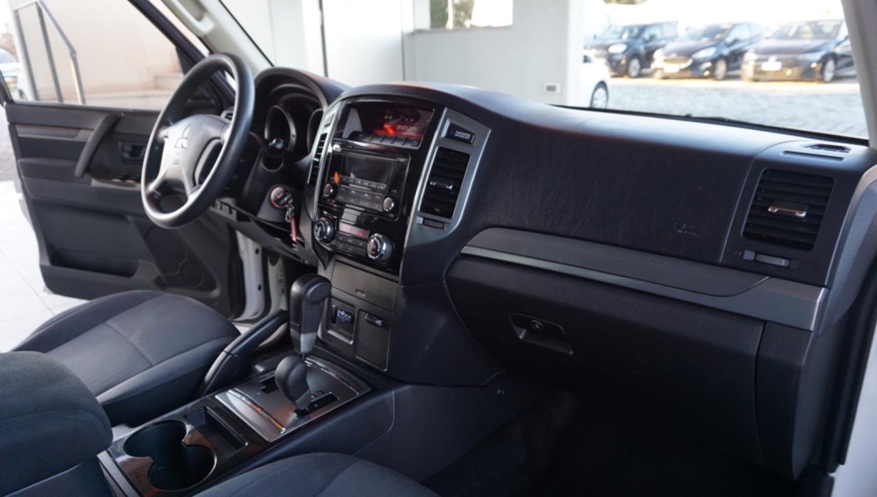 MITSUBISHI Pajero 3.2 DI-D 16V aut. 5p. Instyle DPF - 29