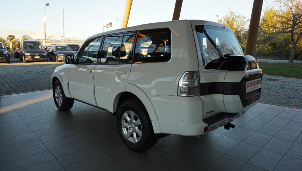 MITSUBISHI Pajero 3.2 DI-D 16V aut. 5p. Instyle DPF - 3