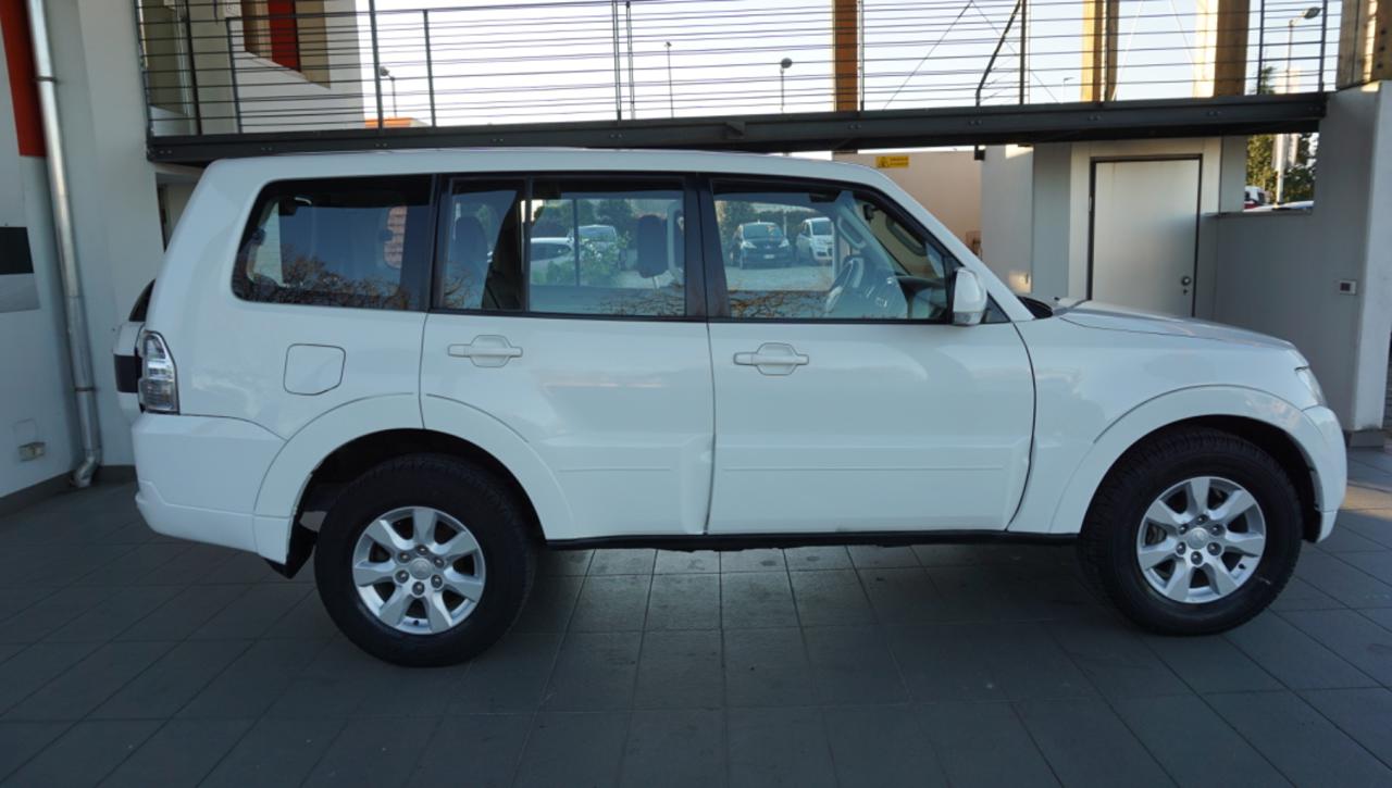 MITSUBISHI Pajero 3.2 DI-D 16V aut. 5p. Instyle DPF - 6