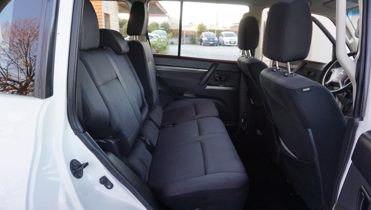 MITSUBISHI Pajero 3.2 DI-D 16V aut. 5p. Instyle DPF - 27
