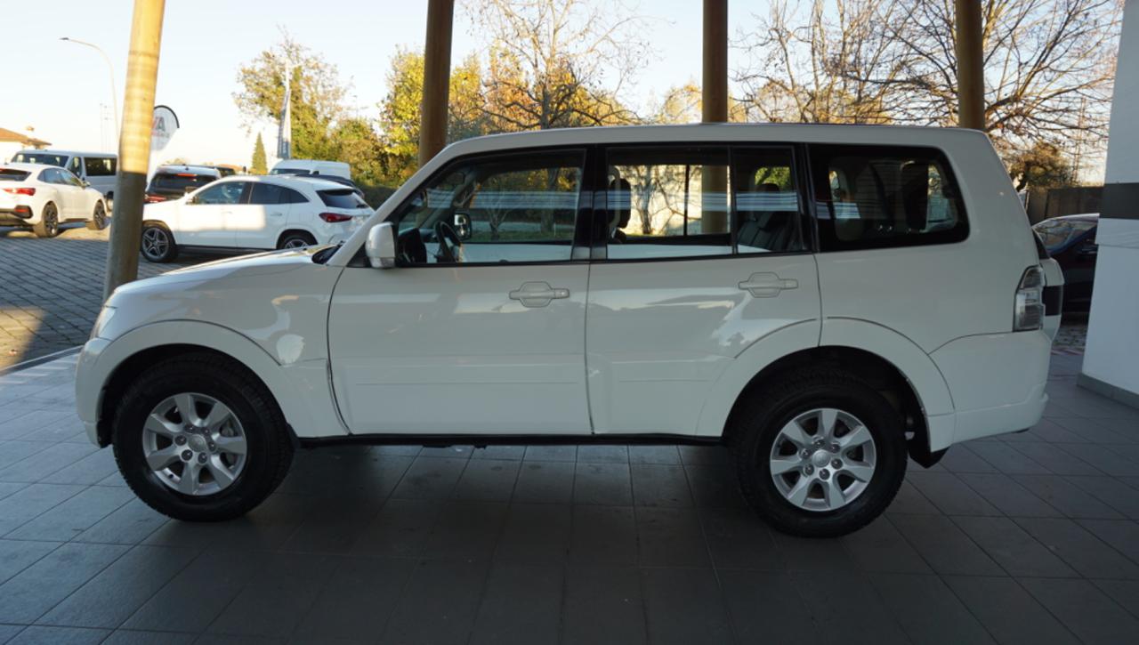 MITSUBISHI Pajero 3.2 DI-D 16V aut. 5p. Instyle DPF - 2