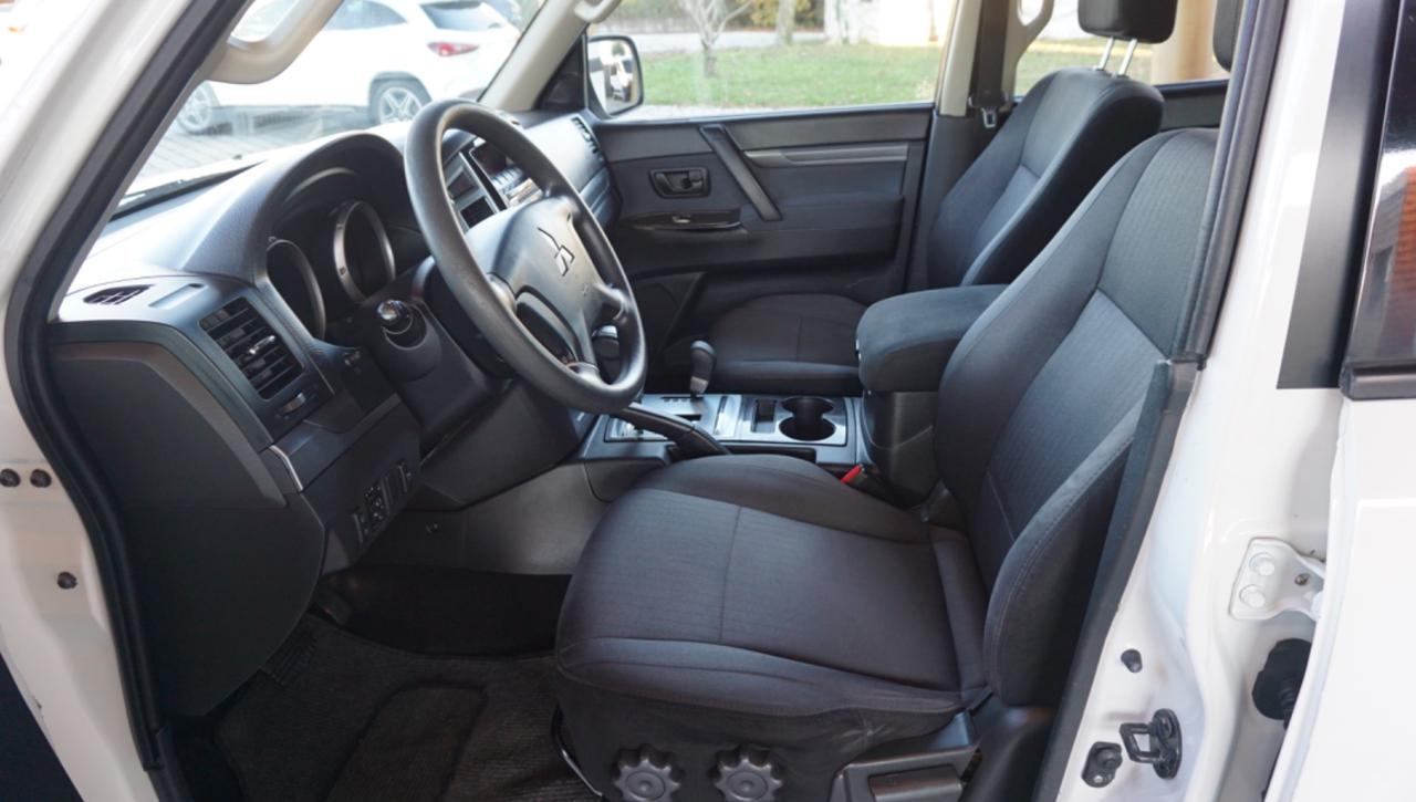 MITSUBISHI Pajero 3.2 DI-D 16V aut. 5p. Instyle DPF - 14