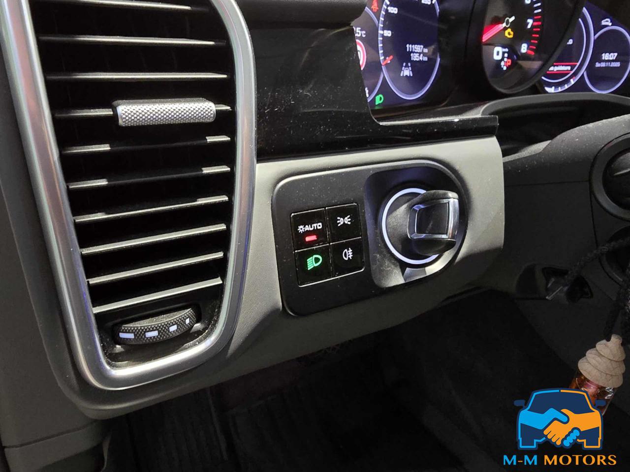 PORSCHE Cayenne Coupé 3.0 V6 - 16