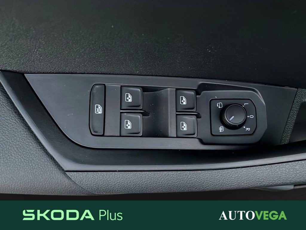 SKODA Karoq 1.5 tsi sportline dsg - 13