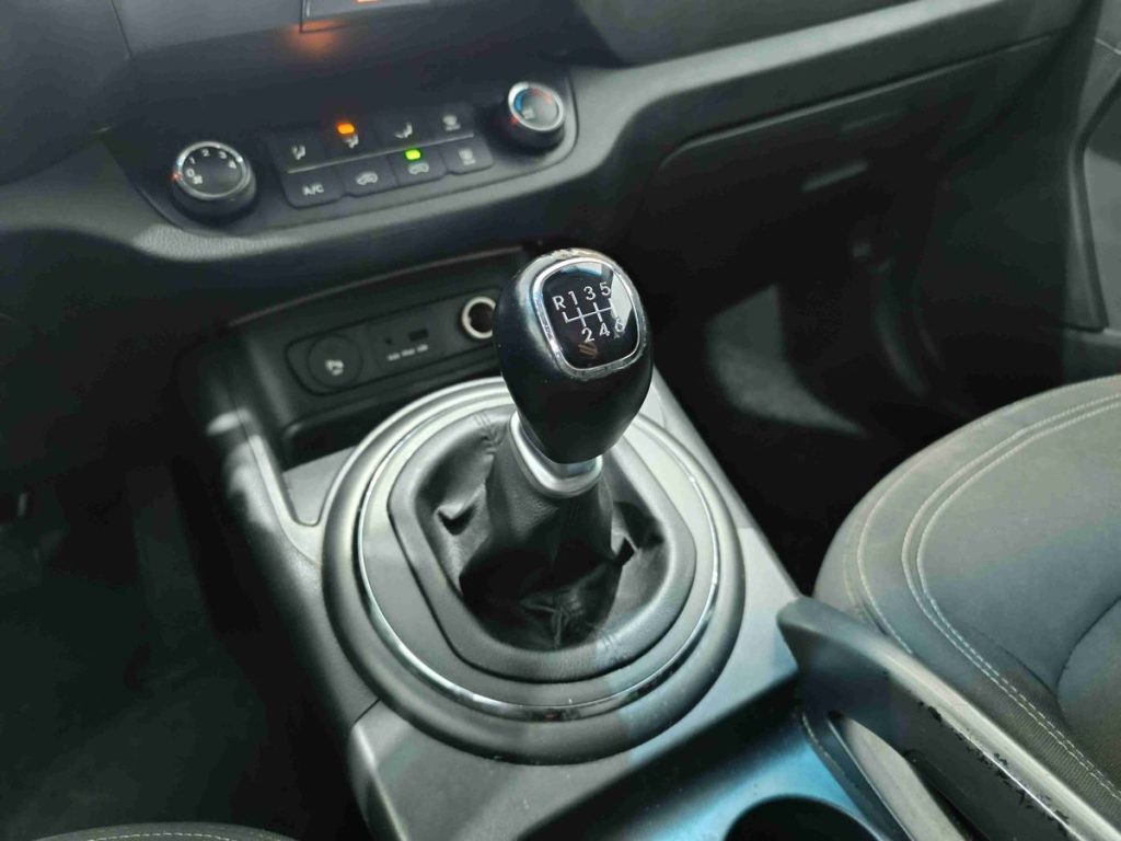 KIA Sportage 1.7 CRDI VGT 2WD Active - 8