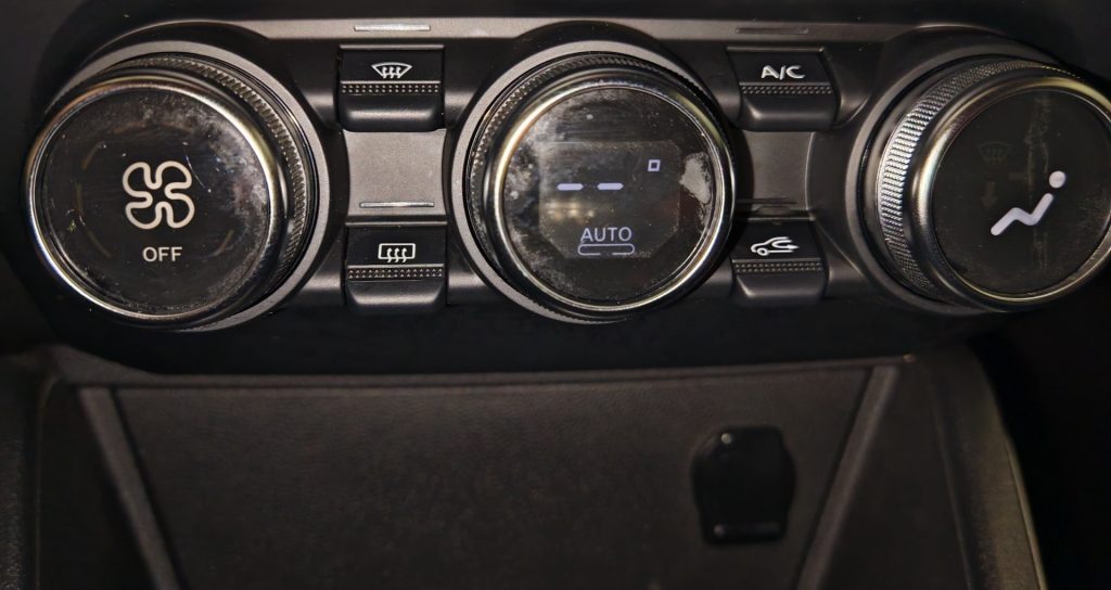 DACIA Duster 1.0 TCe 100 CV ECO-G 4x2 15th Anniversary - 19