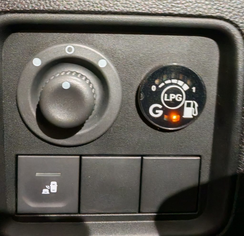 DACIA Duster 1.0 TCe 100 CV ECO-G 4x2 15th Anniversary - 27