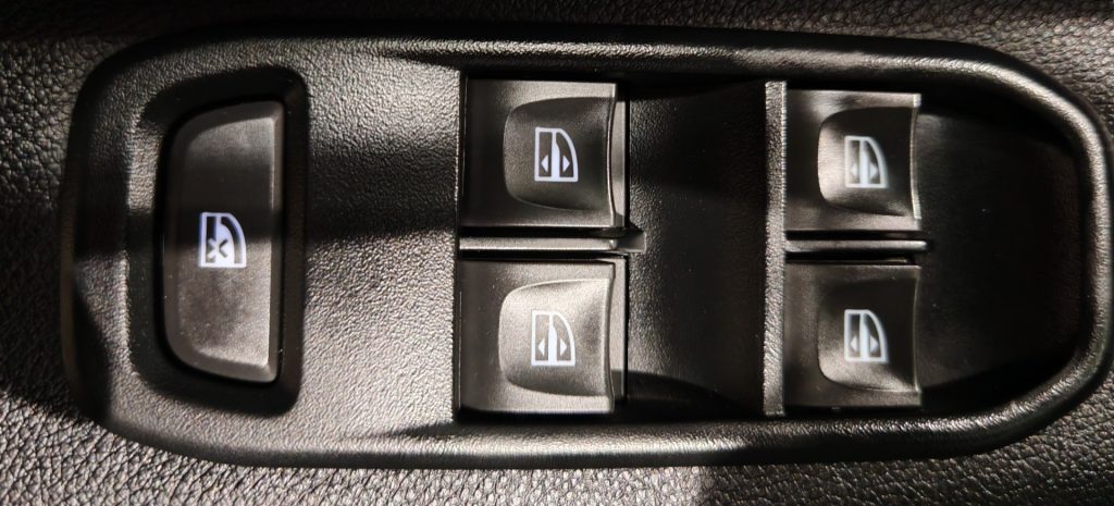 DACIA Duster 1.0 TCe 100 CV ECO-G 4x2 15th Anniversary - 32