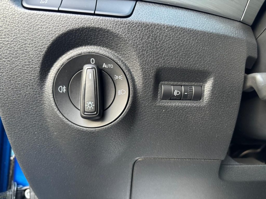 SKODA Fabia 1.0  60 CV AMBITION  display-sedili riscaldati - 17