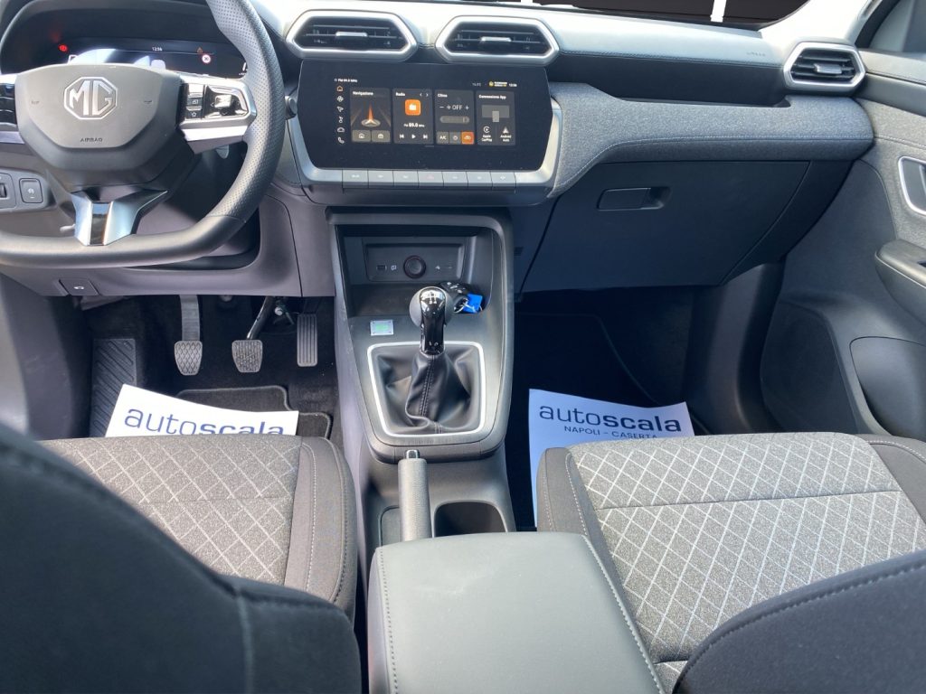 MG ZS 1.5 Standard - 15