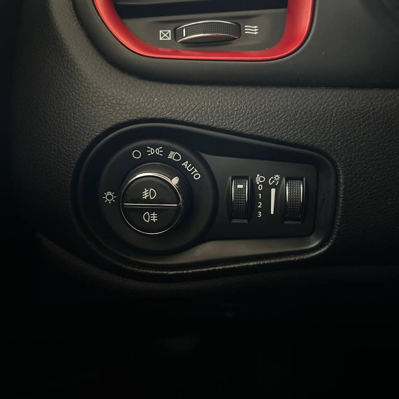 JEEP Renegade 1.3 T4 240CV PHEV 4xe AT6 Trailhawk - 32