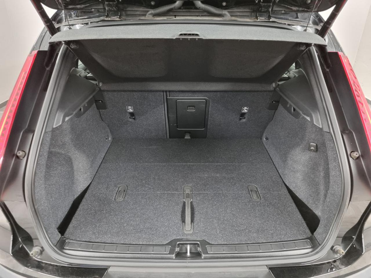 VOLVO XC40 B4 AWD automatico Core - 12