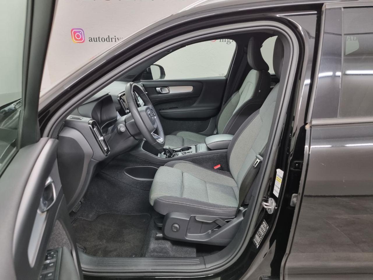 VOLVO XC40 B4 AWD automatico Core - 9