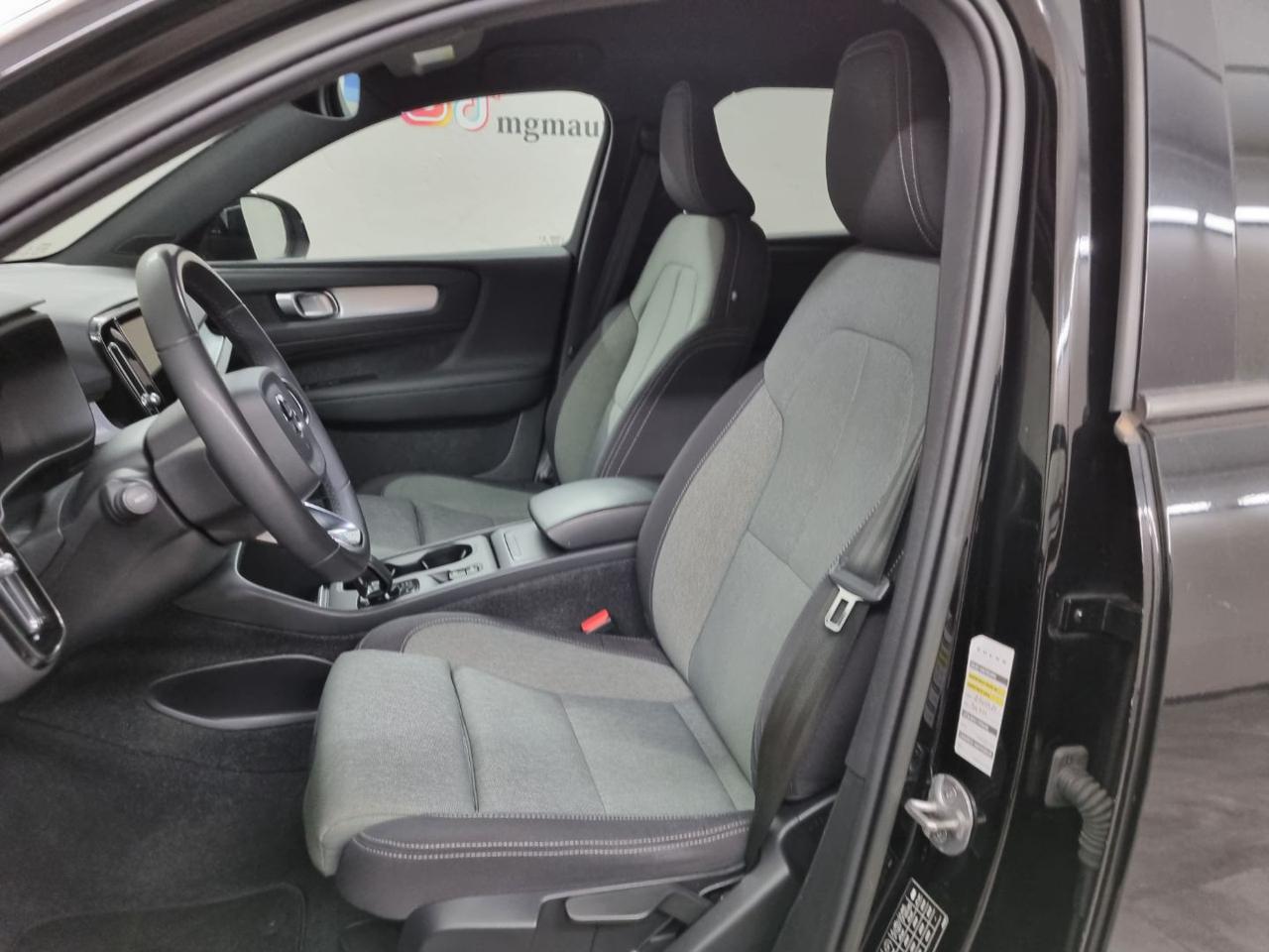 VOLVO XC40 B4 AWD automatico Core - 23