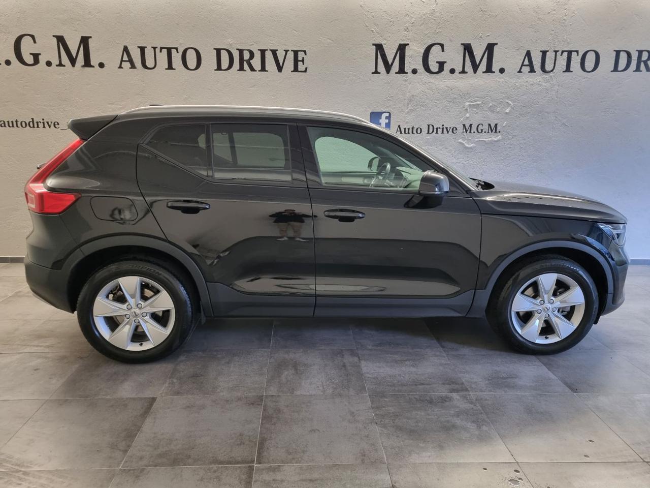 VOLVO XC40 B4 AWD automatico Core - 4