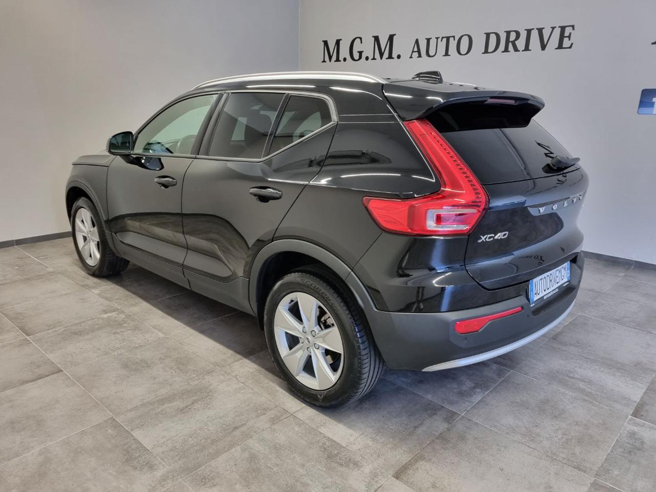 VOLVO XC40 B4 AWD automatico Core - 8