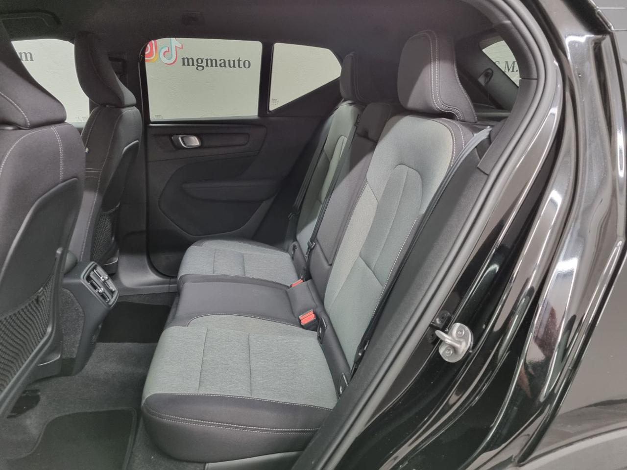 VOLVO XC40 B4 AWD automatico Core - 11