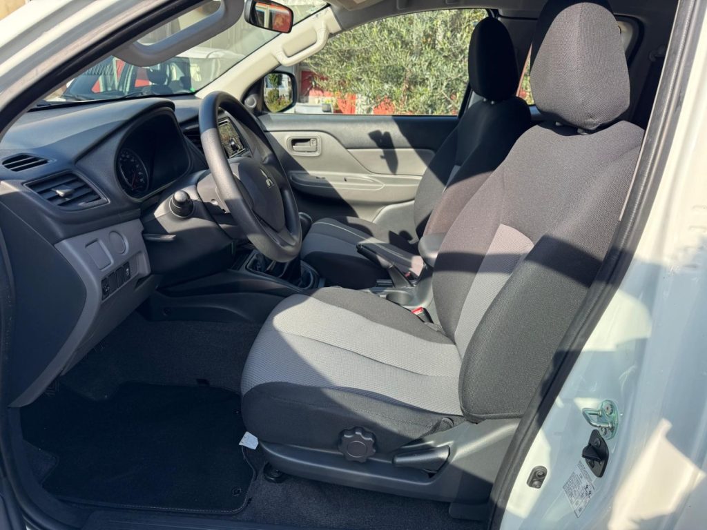 MITSUBISHI L200 2.4 DI-D/154CV Club Cab Invite - 17