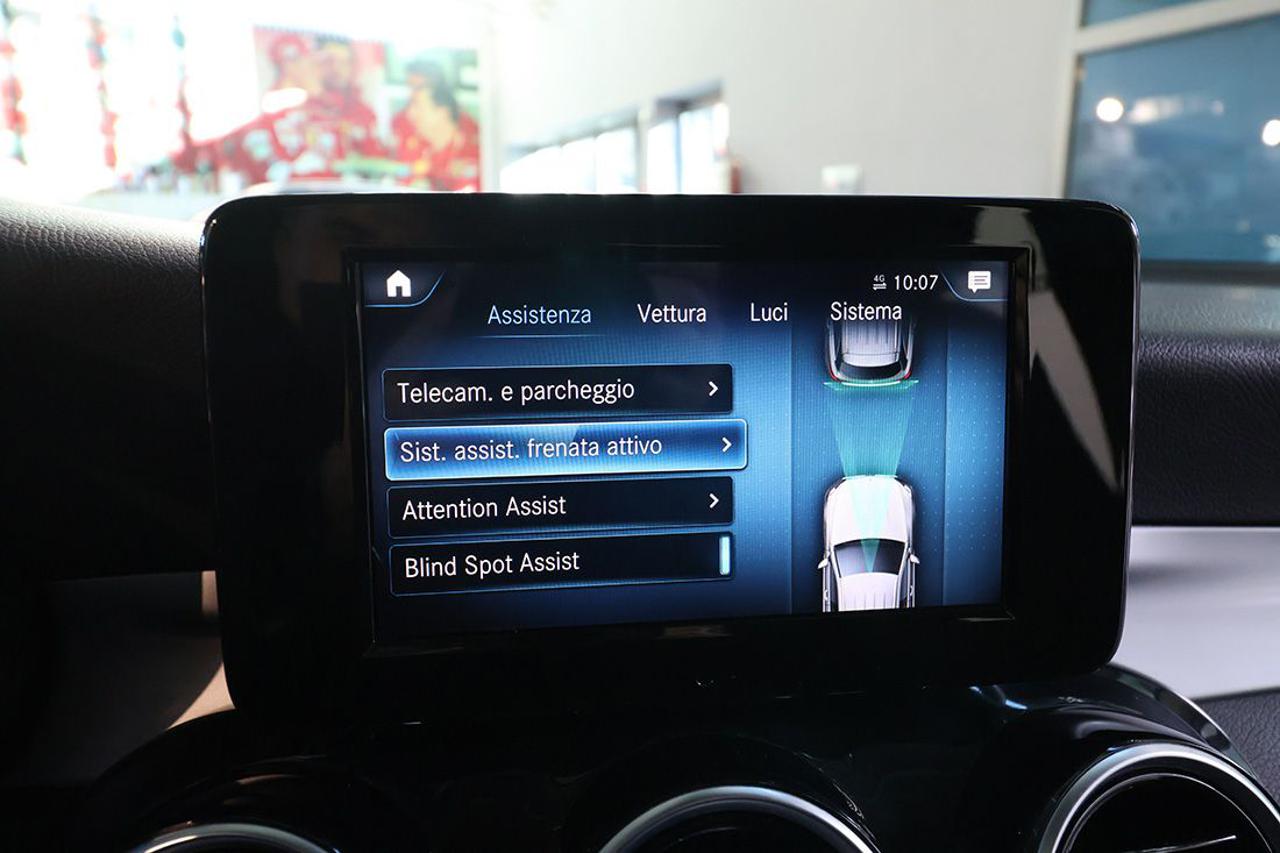 MERCEDES-BENZ GLC 200 d 4Matic Business Extra - 27