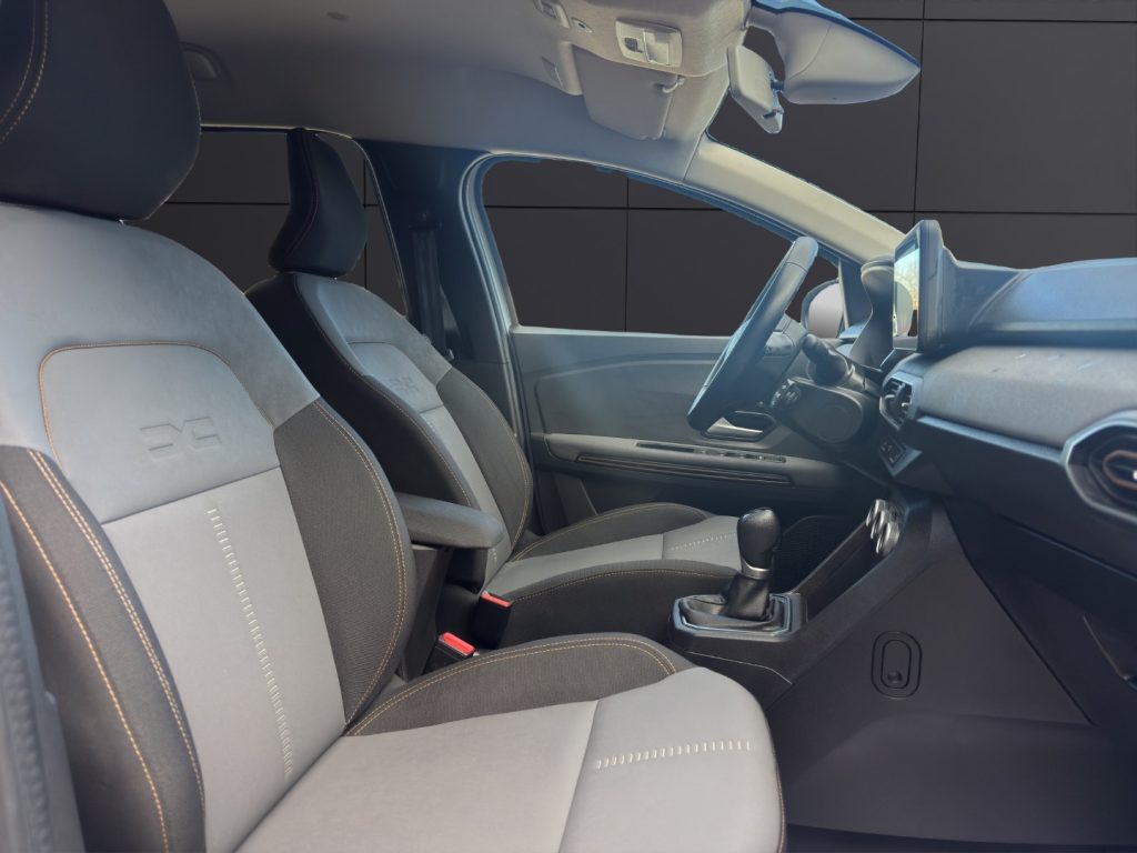 DACIA Jogger 1.6 Hybrid 140 7 posti Extreme - 18